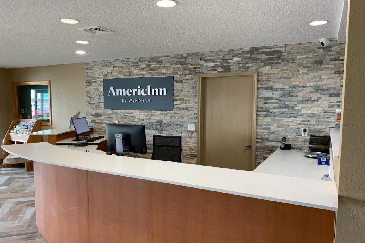 AmericInn by Wyndham Prairie du Chien Exterior foto