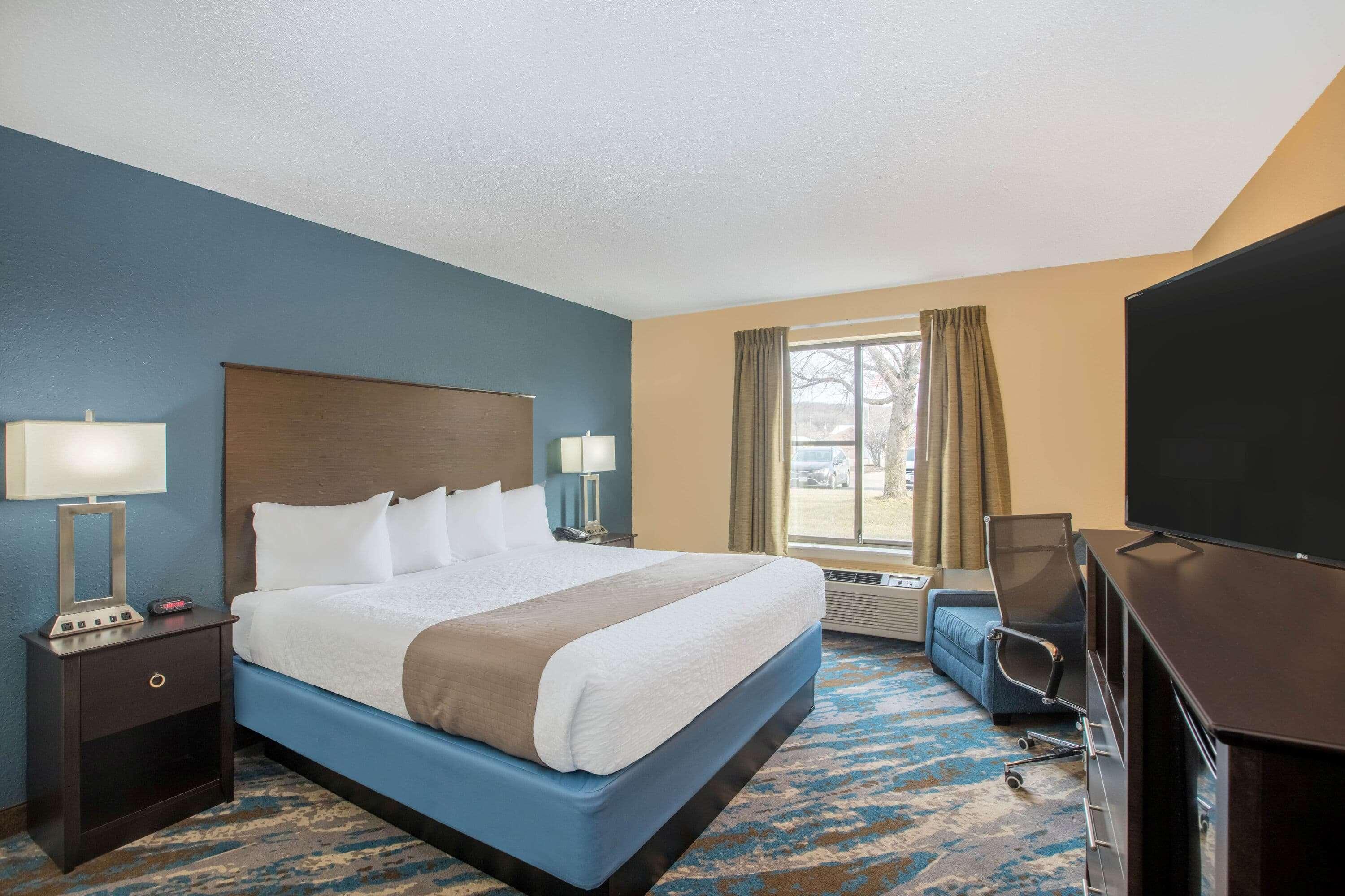 AmericInn by Wyndham Prairie du Chien Exterior foto