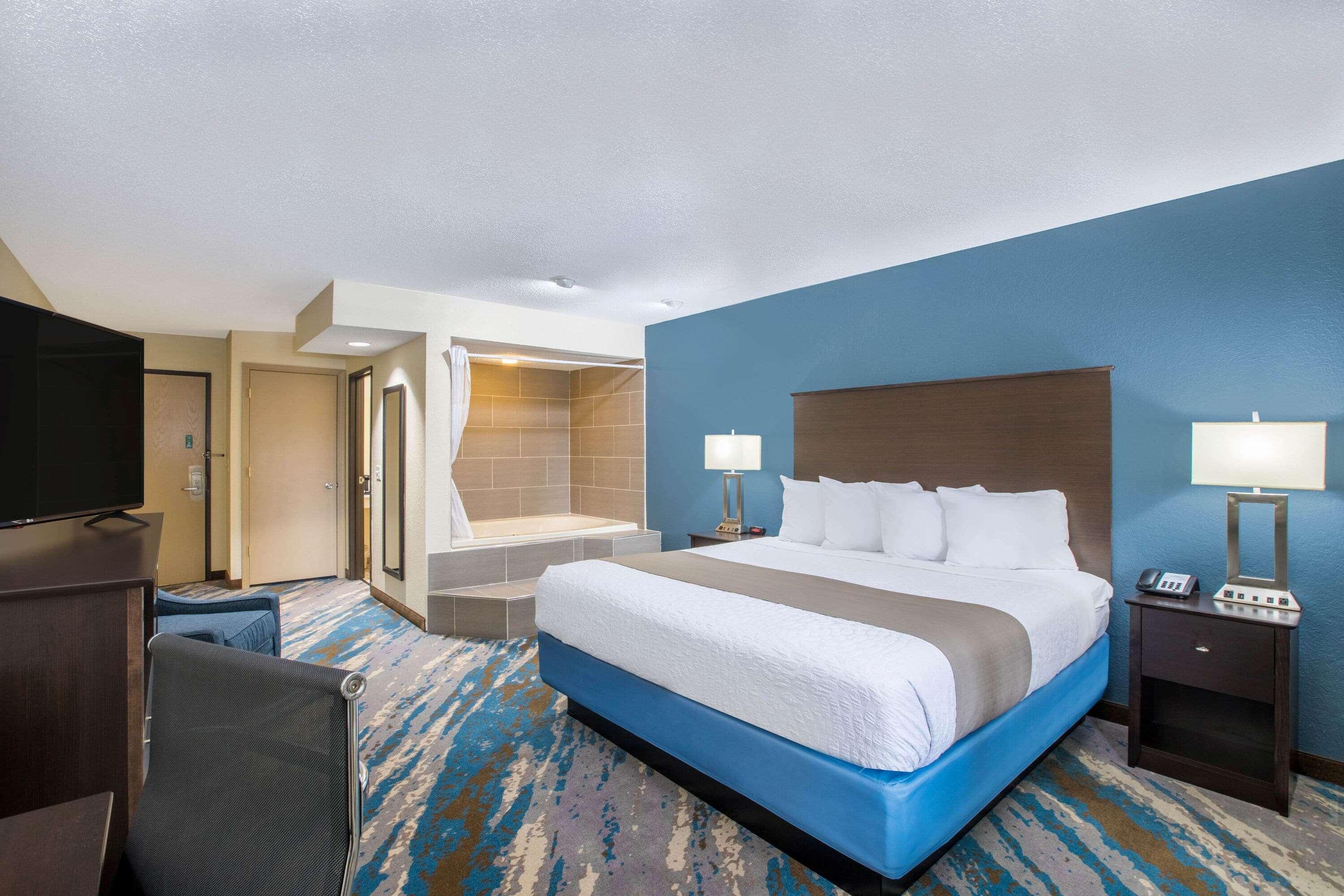 AmericInn by Wyndham Prairie du Chien Exterior foto