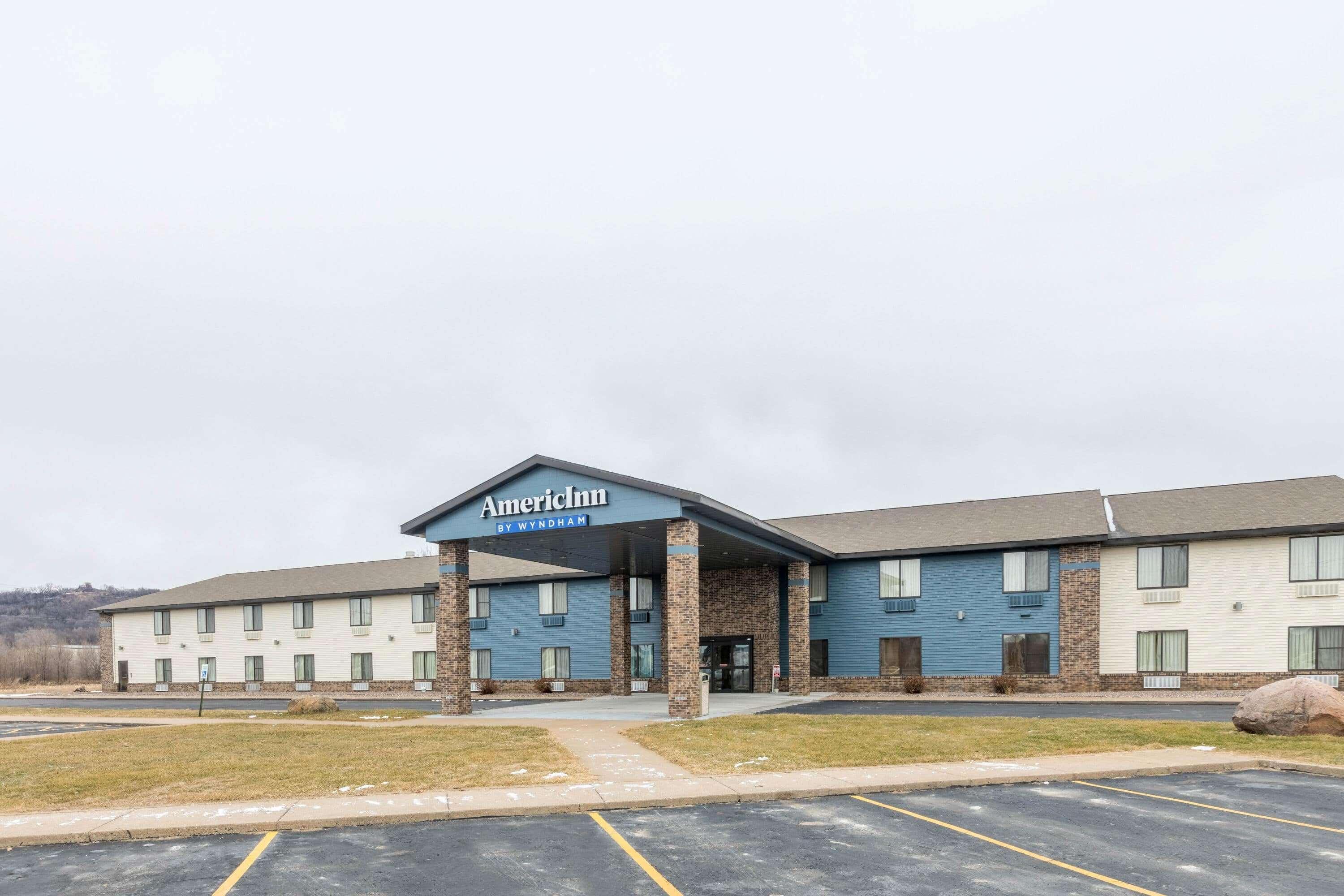 AmericInn by Wyndham Prairie du Chien Exterior foto