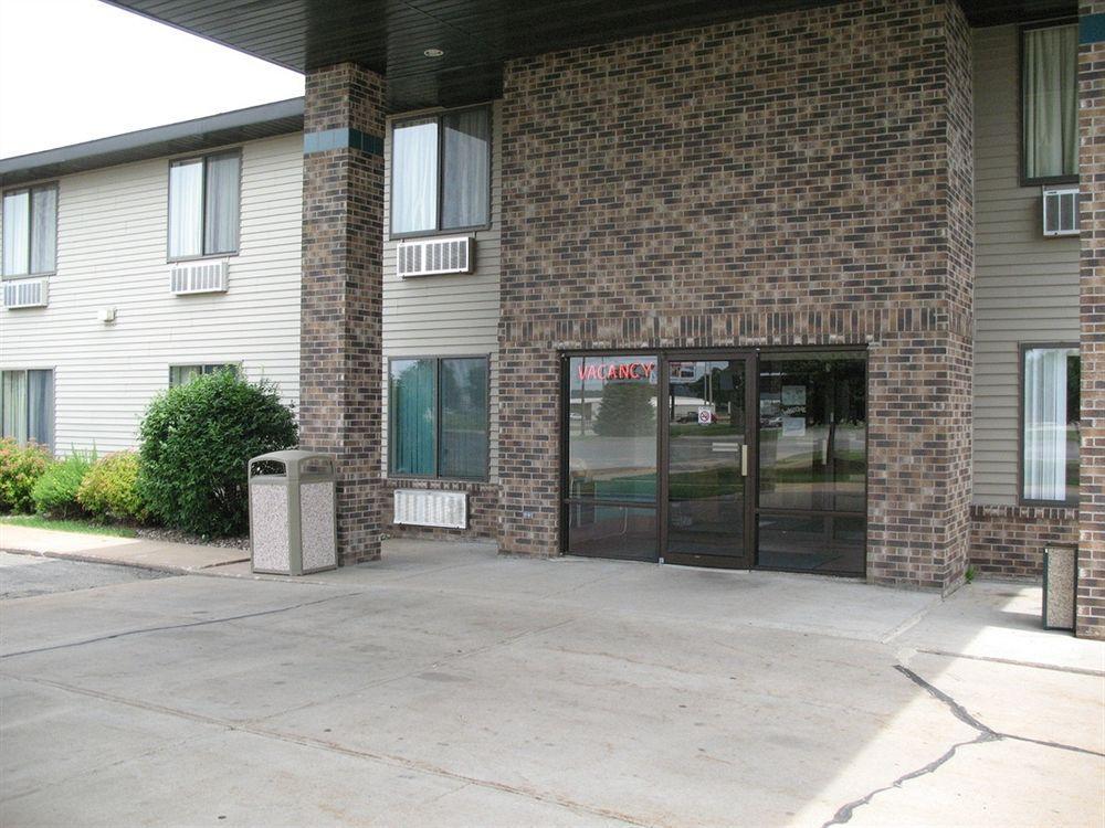 AmericInn by Wyndham Prairie du Chien Exterior foto