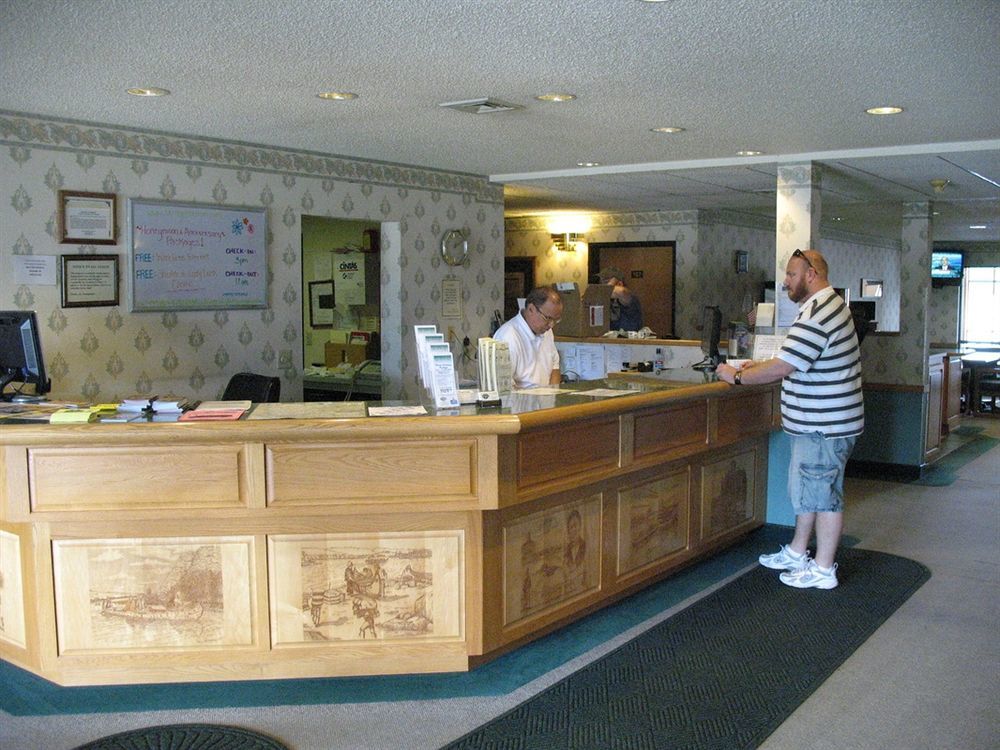 AmericInn by Wyndham Prairie du Chien Exterior foto