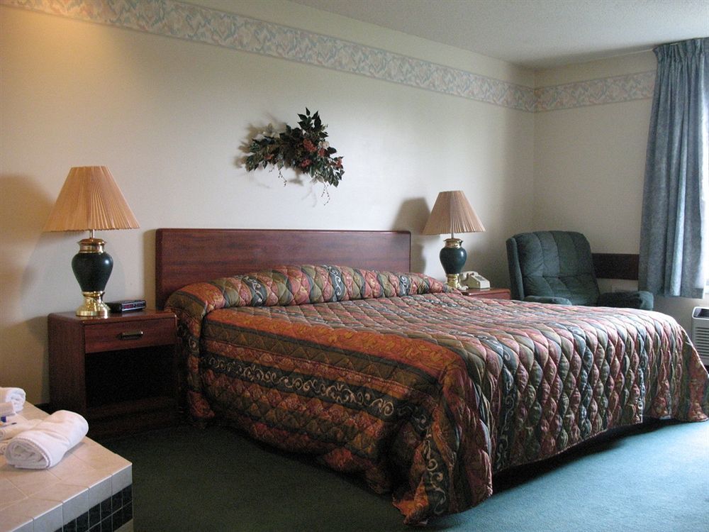 AmericInn by Wyndham Prairie du Chien Exterior foto