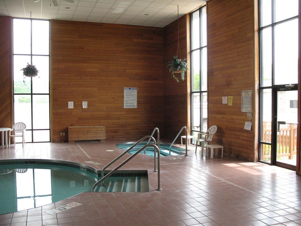 AmericInn by Wyndham Prairie du Chien Exterior foto