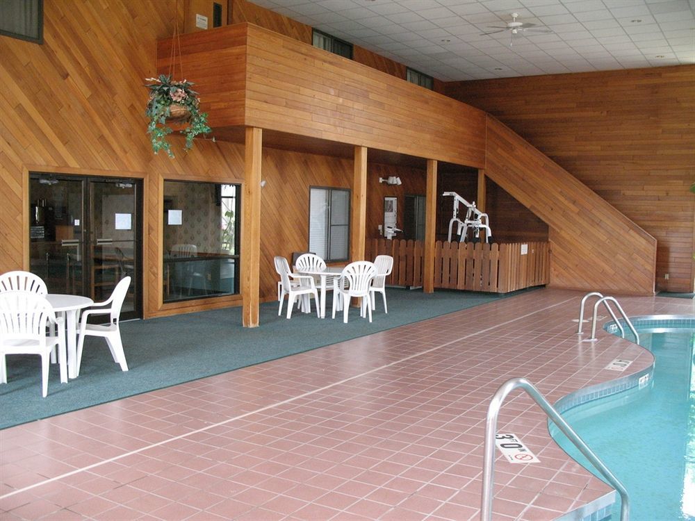 AmericInn by Wyndham Prairie du Chien Exterior foto