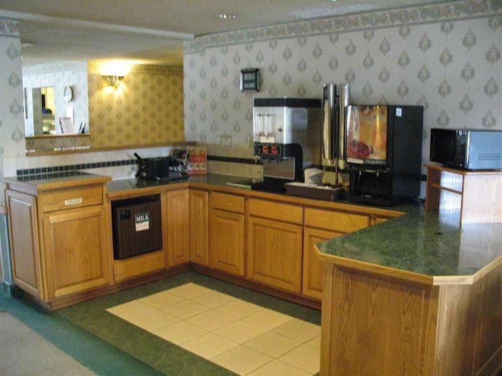 AmericInn by Wyndham Prairie du Chien Exterior foto