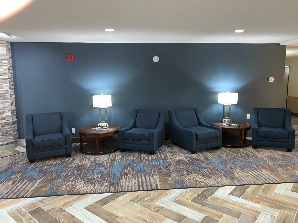 AmericInn by Wyndham Prairie du Chien Exterior foto